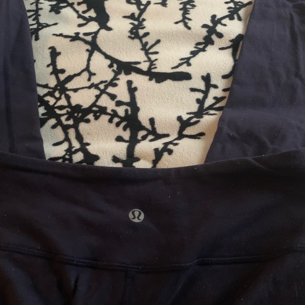 Navy blue lululemon leggings size 4,